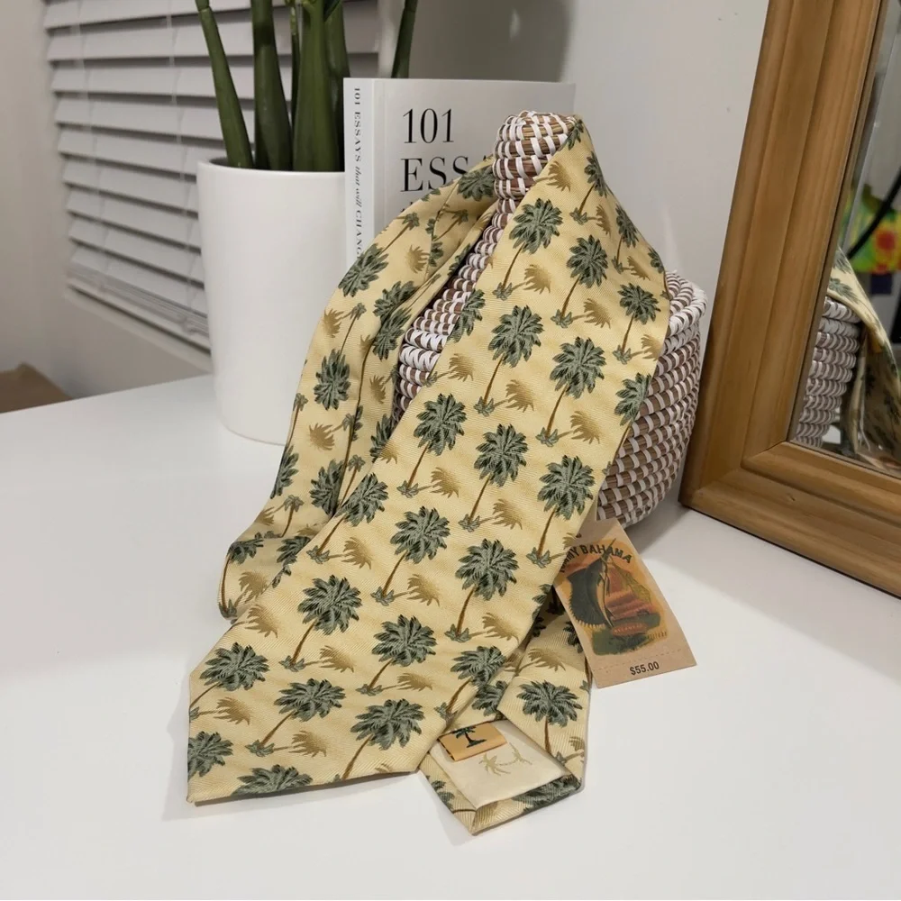 nwt TOMMY BAHAMA silk printed palm tree tie mens